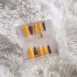 Gel Press On Nails// Cleopatra